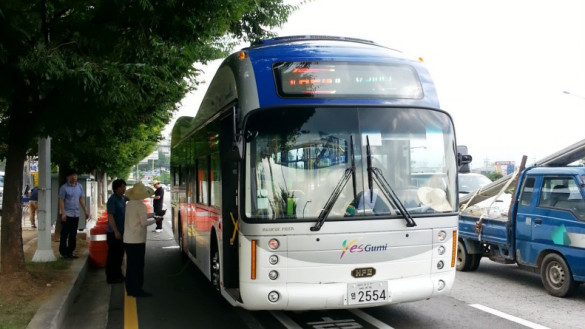Elektrobus mit induktiver Ladung in Südkorea im Testbetrieb Elektrobus mit induktiver Ladung in Südkorea im Testbetrieb