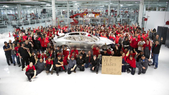 Tesla fertigt die tausendste Model S Karosserie Tesla fertigt die tausendste Model S Karosserie