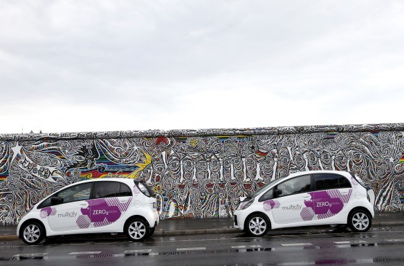 Elektroautos entlasten Umwelt und Stromversorgung Elektroautos entlasten Umwelt und Stromversorgung