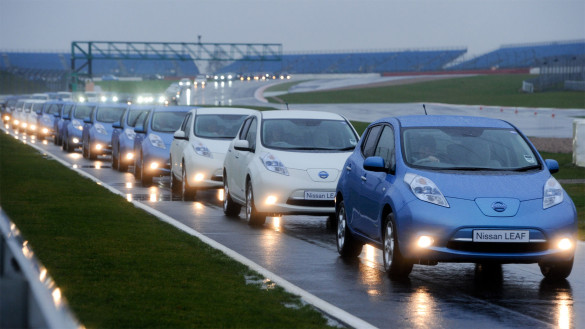 Nissan Leaf - Rekord für längste Parade von Elektroautos Nissan Leaf - Rekord für längste Parade von Elektroautos