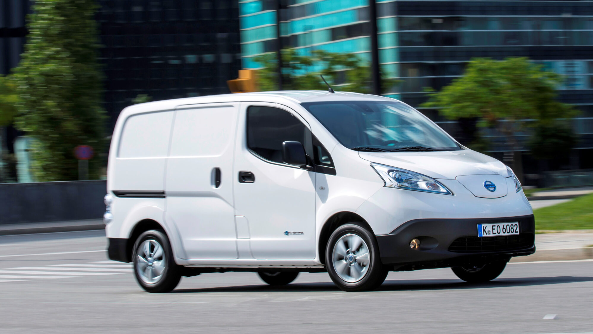 Nissan e-NV200 mit 40 kWh Batterie beginnt ab 28.660 Euro Nissan e-NV200 mit 40 kWh Batterie beginnt ab 28.660 Euro