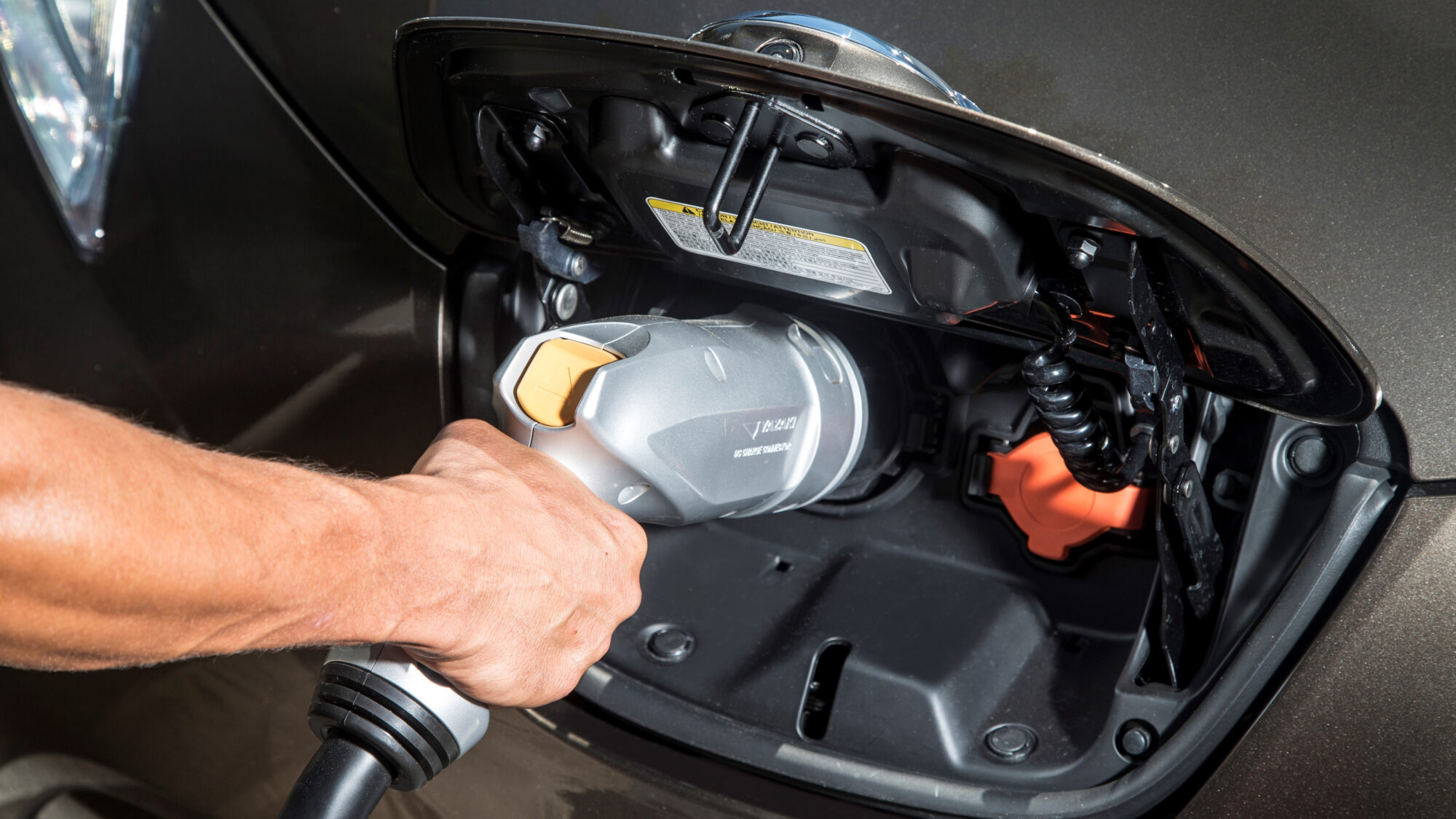 CHAdeMO 2.0 ermöglicht bis zu 400 kW Ladeleistung CHAdeMO 2.0 ermöglicht bis zu 400 kW Ladeleistung