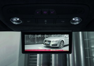 Audi R8 e-tron - digitaler Innenspiegel Audi R8 e-tron - digitaler Innenspiegel
