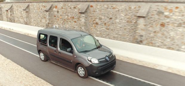 Qualcomm demonstriert Laden während der Fahrt Qualcomm demonstriert Laden während der Fahrt